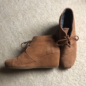 Tom’s booties size 8.5